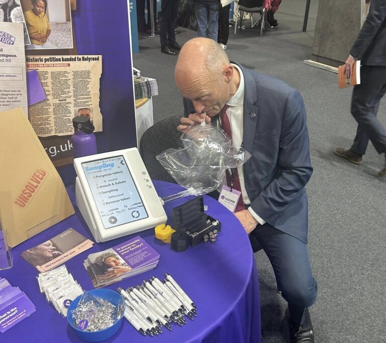 MP caught inhaling balloons on World Pancreatic Cancer Day in brave act of medical solidarity